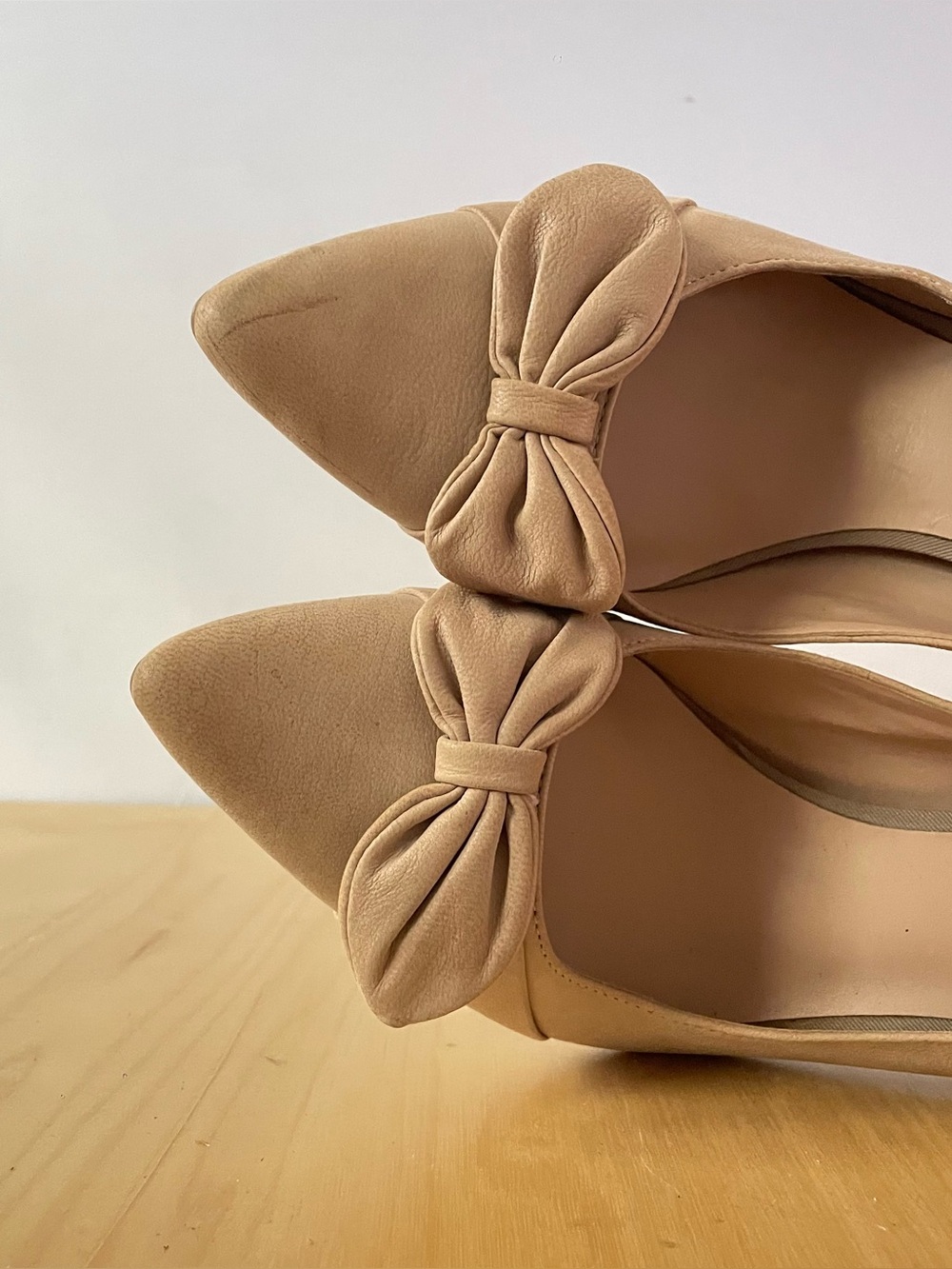 Franco Sarto leather bow pointed-toe pumps | US 8.5M